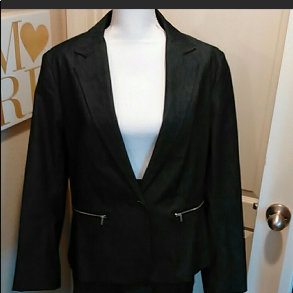 Structured Denim Blazer - Picture 2 of 3